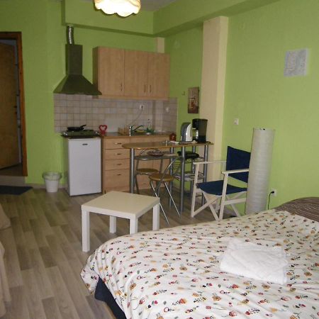 Homy Cozy Studio Towards The Centre Солун Екстериор снимка